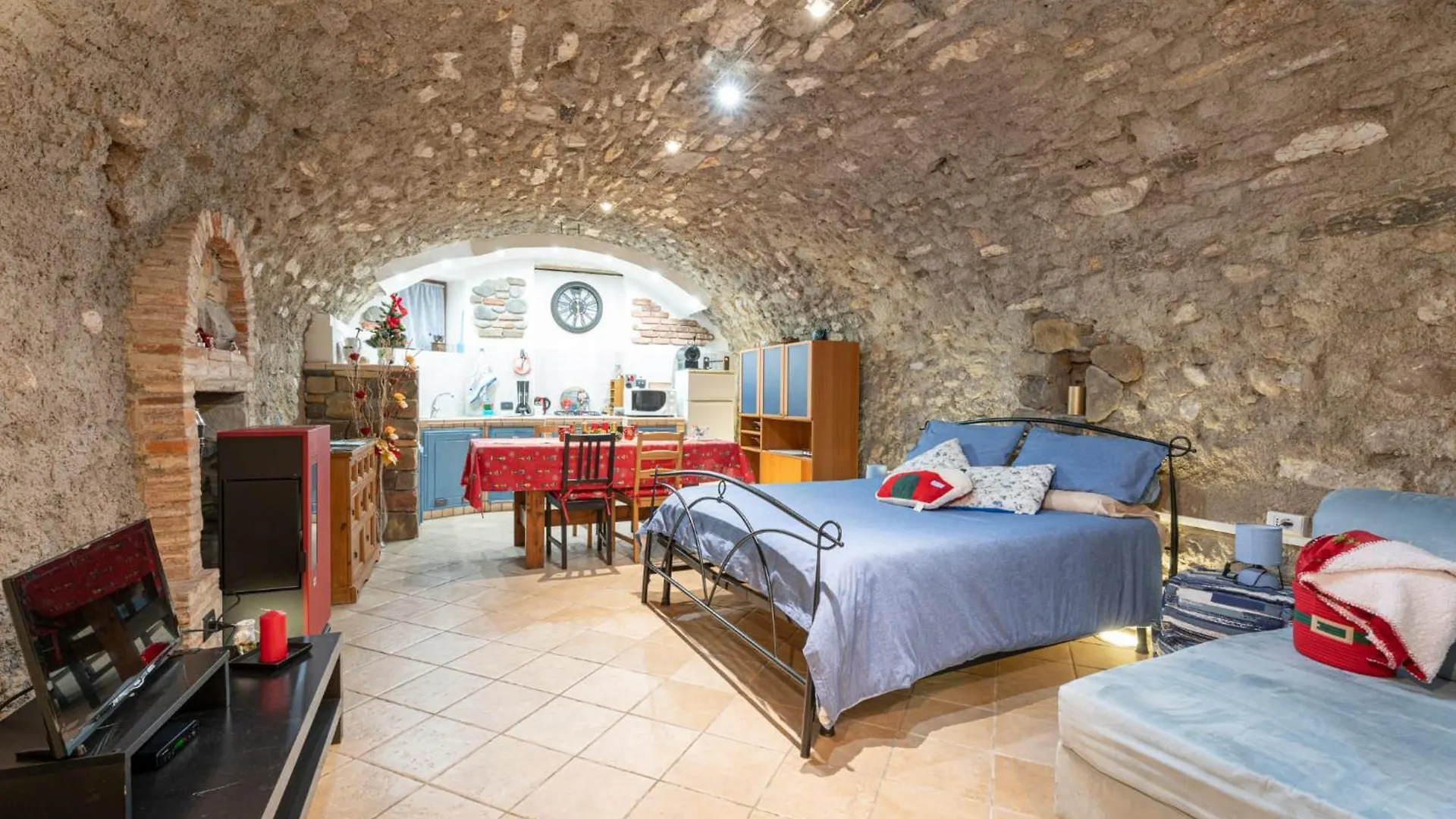 Apartment La Taverna Da Irene Roe Italien